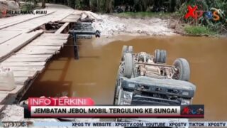 Lantai Jembatan Pengganti Jebol, Mobil Terbalik Ke Sungai.