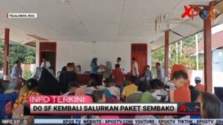 DO SF Bantu Warga Kurang Mampu Kepala Desa Bagan Limau Bagikan Paket Sembako