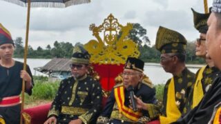 H.Zukri Hadiri Prosesi Adat Belimau Sultan Pelalawan Sambut Ramadan 1447 H