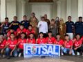 Bupati Zukri Lepas Tim Futsal Pelalawan ke Kejurda Piala Gubernur, Targetkan Prestasi Terbaik